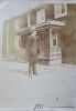 Alfred Andersson står utanför gården i Hallarum 1911