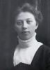 Eva Lindberg (1891-1957), föddes i Ambjörnsgården, Magra socken, släkt från trakterna kring Alingsås på min morfars (Evert Lennerås från Långared) sida