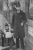 George Basset (f 1858 i Woodstock, Illinois), gift med Augusta Sundström (f 1861 i Vikingstad) som var faster till min farmors mamma Greta Rustner (född 1895 i Vårdinge) 2