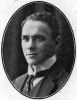 Hugo Jonsson (född 1882 i Linköping), barnbarns barn till farmors farfars mormors syster Stina Maja Övidsdotter (född 1794 i Tägneby, Motala)