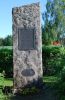 De som ligger i graven är folkskolläraren och organisten Jonas Jonsson (1853-1913), hans hustru Selma (1864-1946) samt 2 av deras barn Johan Gabriel Jonsson (1887-1952)  och Jenny Kristina Jonsson (1888-1889)