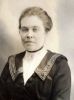 Olga Fredrika Eriksson fd Lindberg (1877-951), föddes i Magra socken, släkt från trakterna kring Alingsås på min morfars (Evert Lennerås från Långared) sida