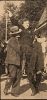 Pastor Ljungwe bärs i gullstol utför fängelsegången, bild ur Aftonbladet 12 Aug 1930